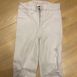 White distressed jeggings